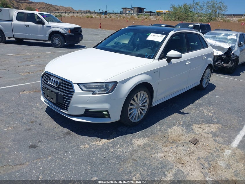2018 AUDI A3 E-TRON 1.4T PREMIUM — Photo 2