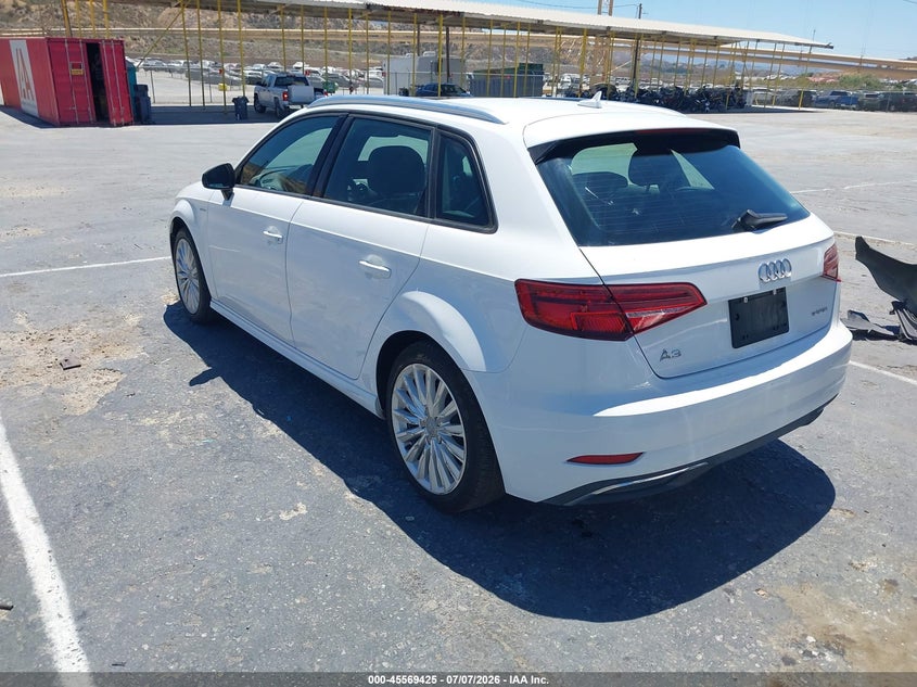 2018 AUDI A3 E-TRON 1.4T PREMIUM — Photo 3