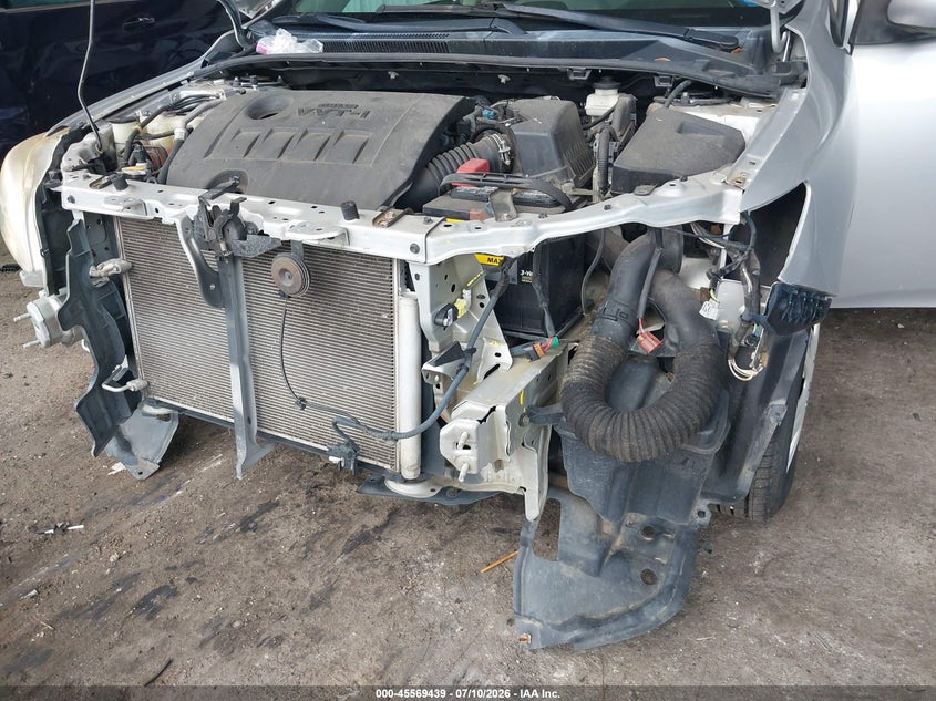2013 TOYOTA COROLLA auction photo 6