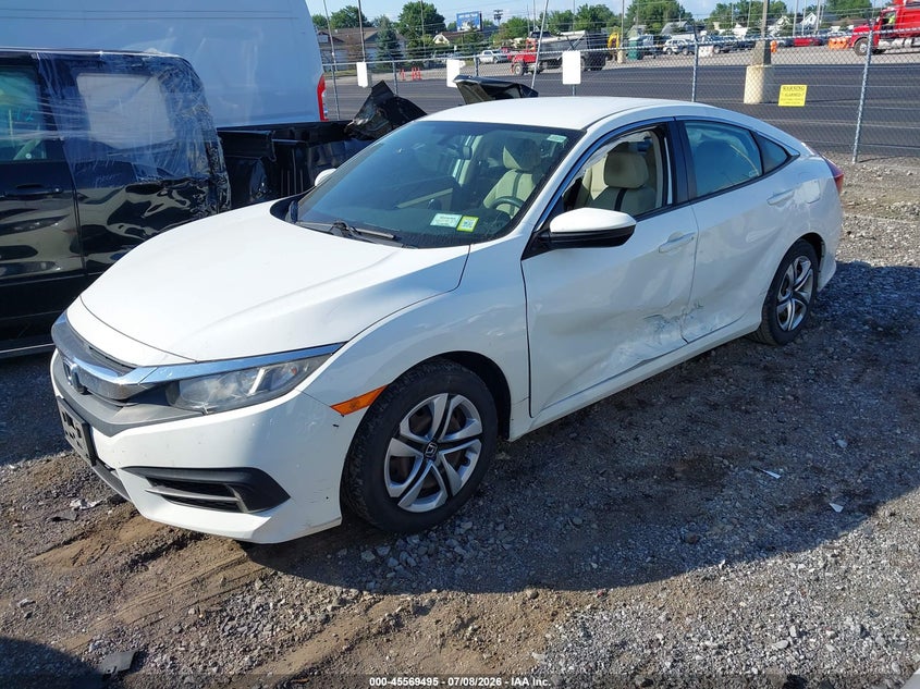 2017 Honda Civic, Левый бок, IAAI, VIN 19XFC2F56HE228975 — фото 2