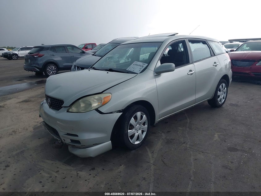 2003 Toyota Matrix, Right Front, IAAI, VIN 2T1KR38E03C110752 — photo 2