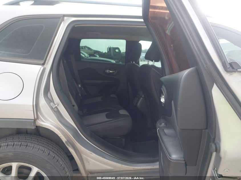 2015 JEEP CHEROKEE auction photo 8