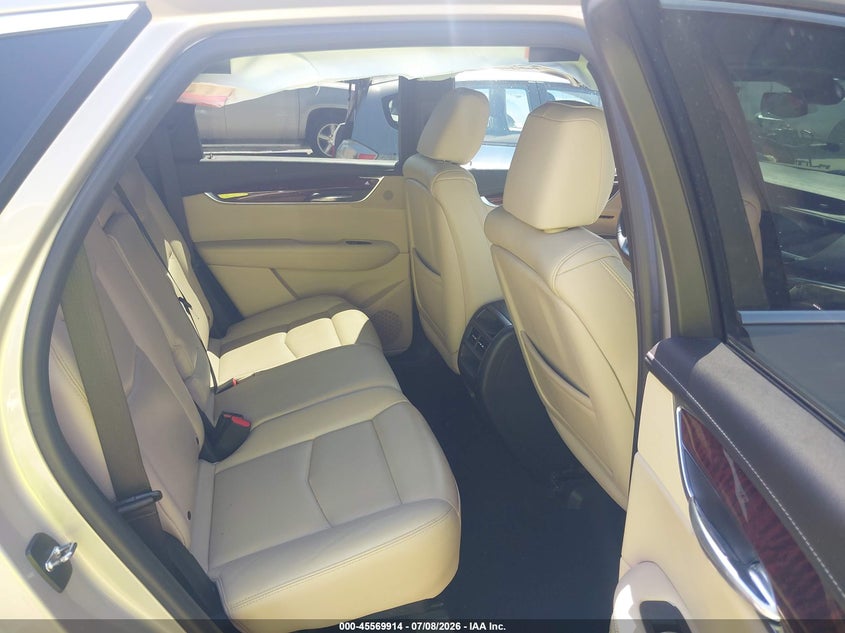 CADILLAC XT5 - zdjęcie 8