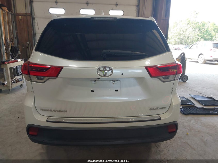 TOYOTA HIGHLANDER - zdjęcie 17