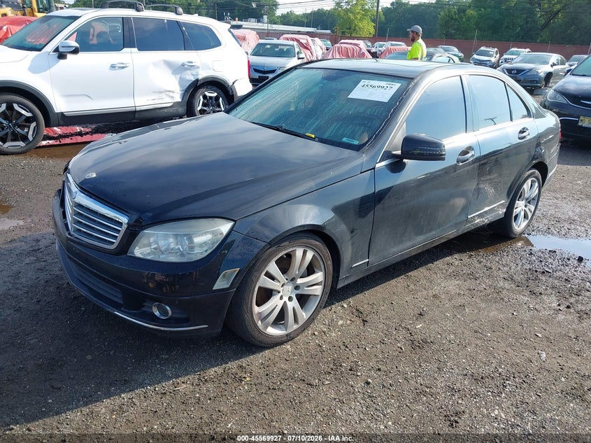 2011 Mercedes-Benz C 300 Luxury 4Matic, Front End, IAAI, VIN WDDGF8BB3BR140025 — photo 2