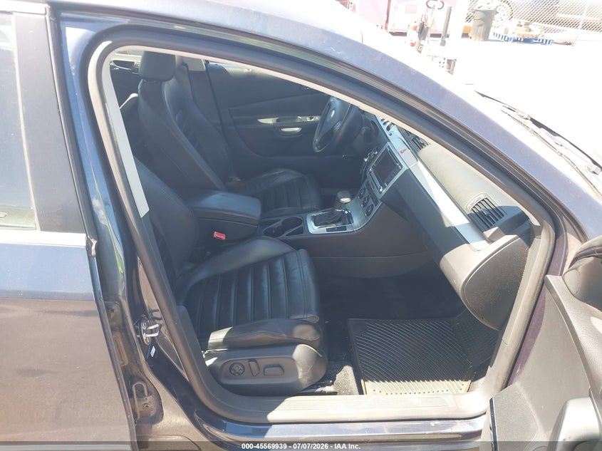 2008 VOLKSWAGEN PASSAT auction photo 5