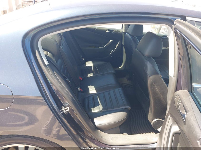 2008 VOLKSWAGEN PASSAT auction photo 8