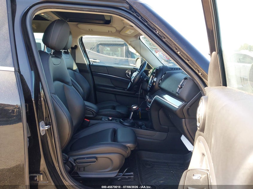 MINI COUNTRYMAN 2019 VIN WMZYT5C51K3E63204