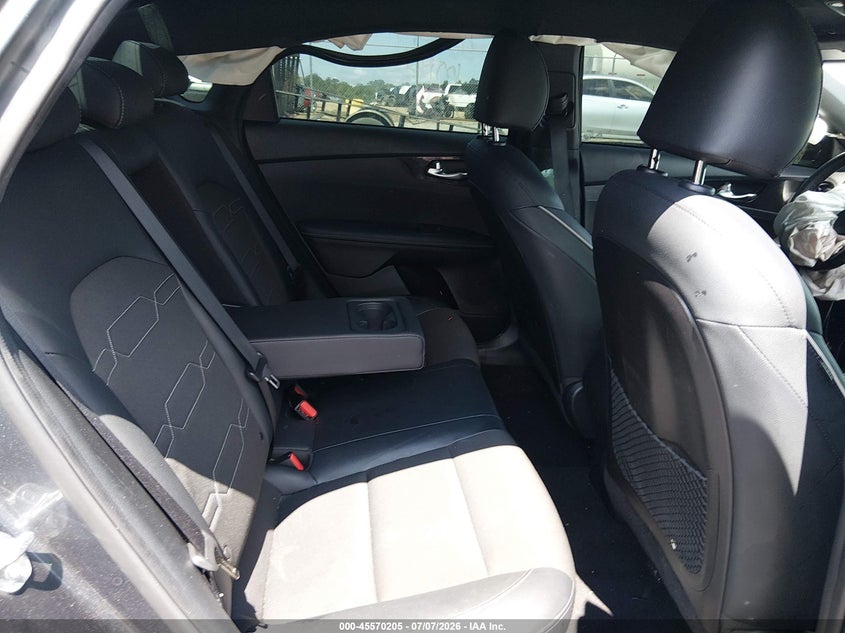 2023 KIA FORTE auction photo 8