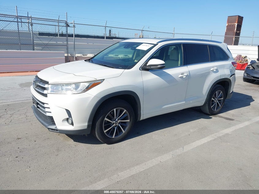 5TDKZRFH5HS518873 2017 Toyota Highlander Xle photo 1