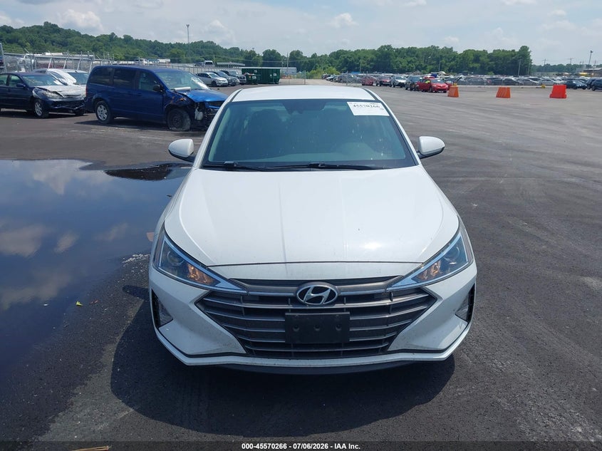 Фото 11 - HYUNDAI ELANTRA