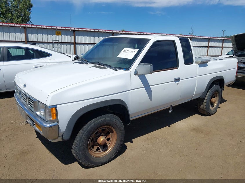 1995 NISSAN TRUCK auction photo 2