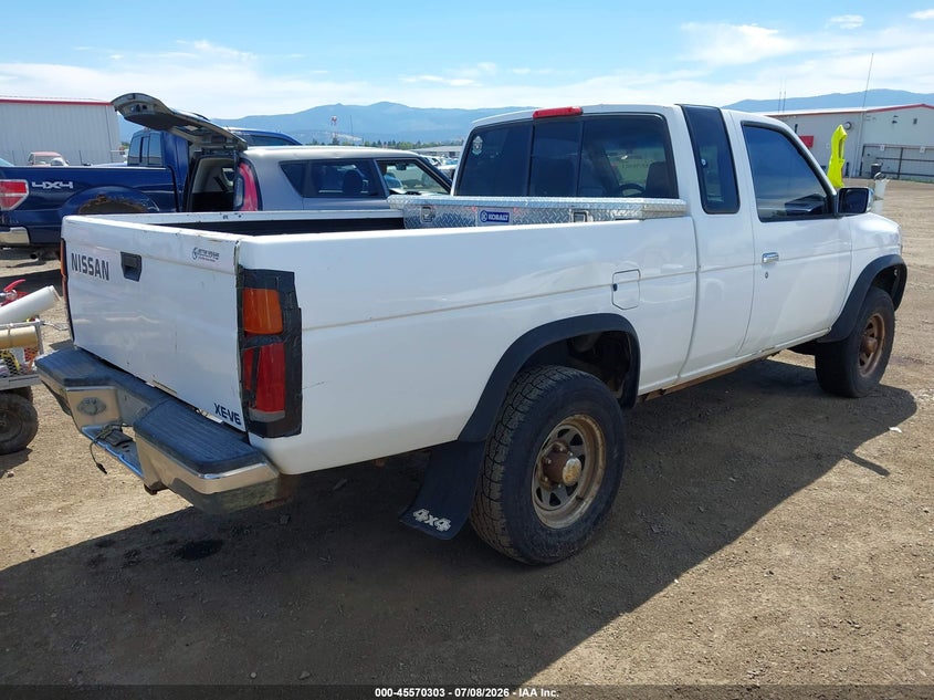 1995 NISSAN TRUCK auction photo 4