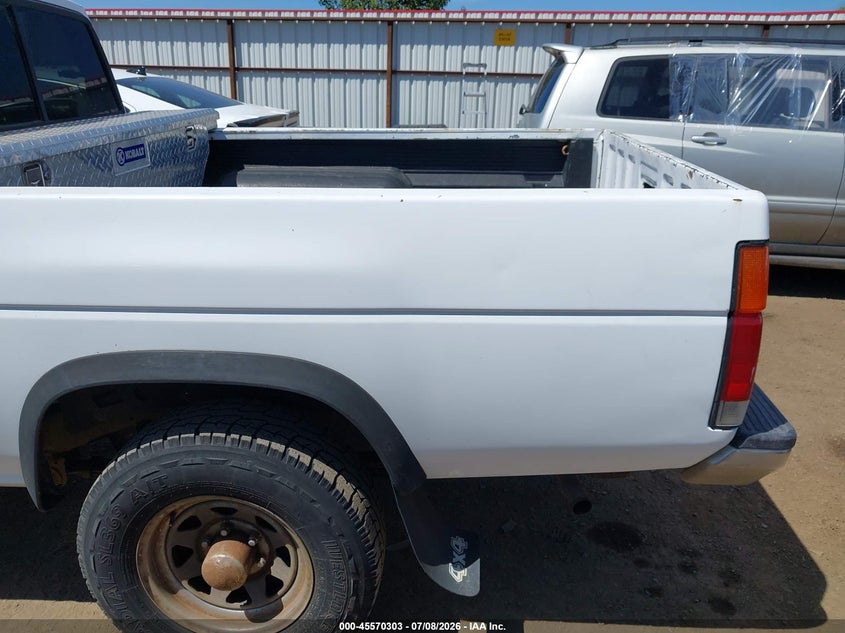 1995 NISSAN TRUCK auction photo 6