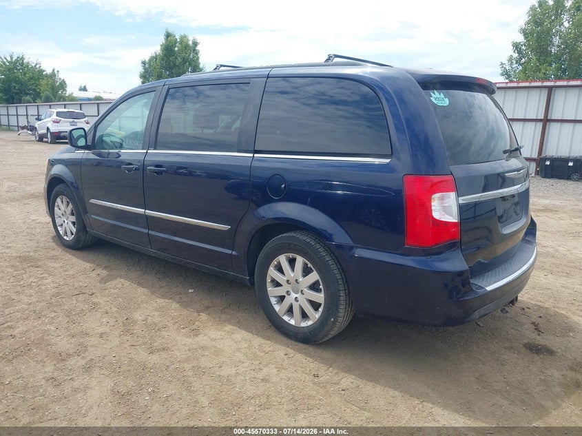 2014 CHRYSLER TOWN & COUNTRY auction photo 3
