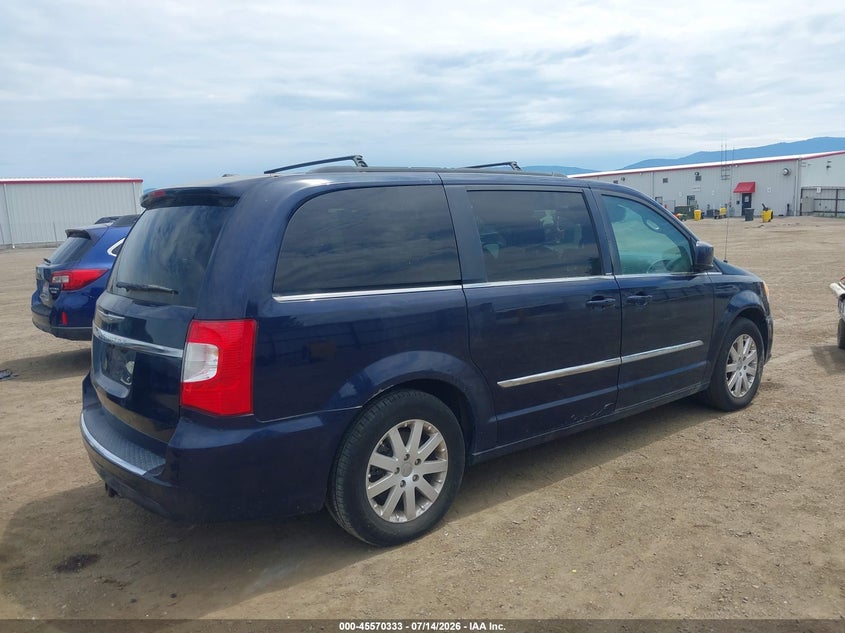 2014 CHRYSLER TOWN & COUNTRY auction photo 4