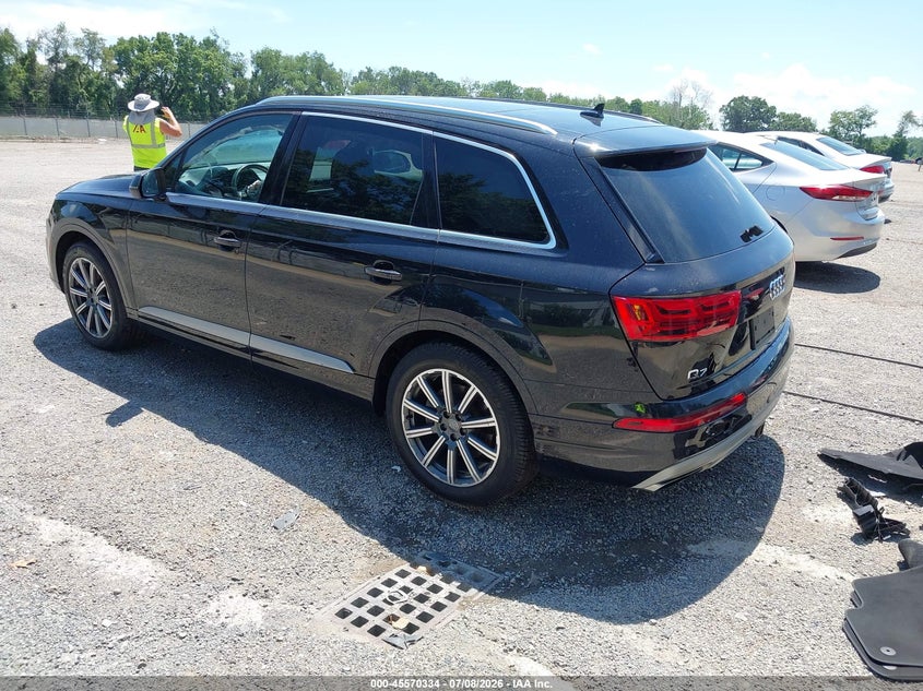 Vin: wa1laaf7xhd013695, lot: 46068663, audi q7 3.0t premium 20173