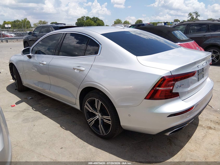 2022 VOLVO S60 — zdjęcie 3