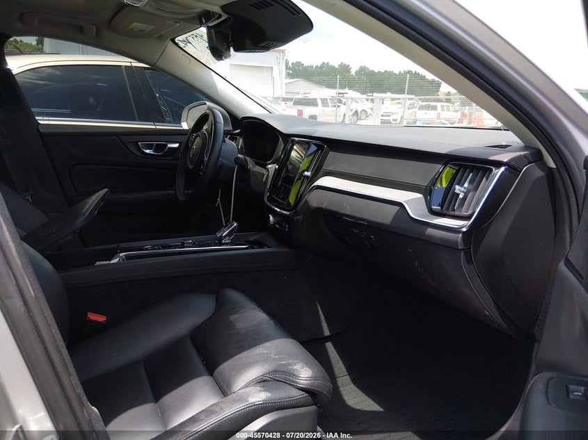 2022 VOLVO S60 — zdjęcie 5