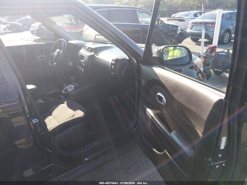 2015 KIA SOUL auction photo 5