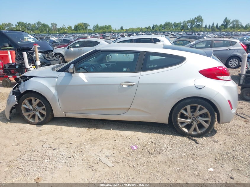 2016 Hyundai Veloster VIN: KMHTC6AD2GU274548 Lot: 45570597