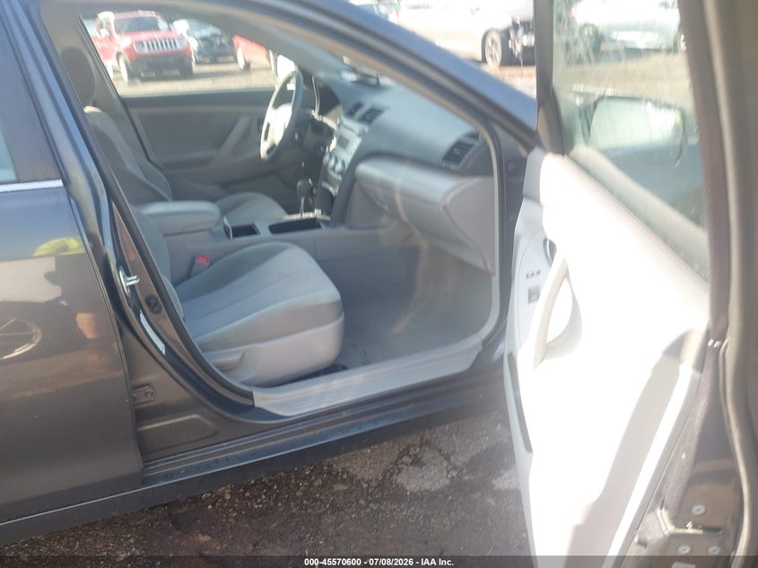 2011 TOYOTA CAMRY auction photo 5