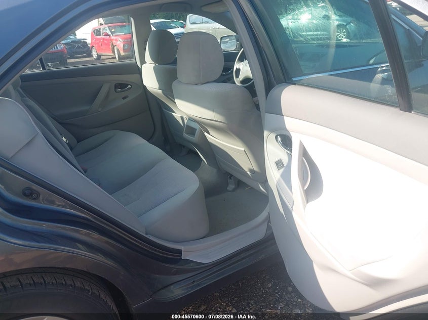2011 TOYOTA CAMRY auction photo 8