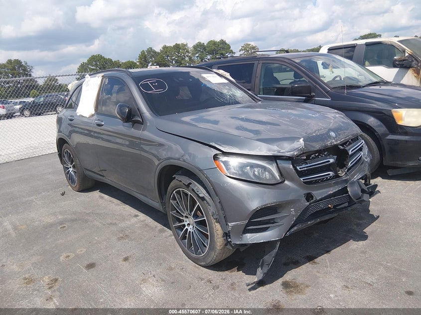 2016 MERCEDES-BENZ GLC 300 — Photo gallery