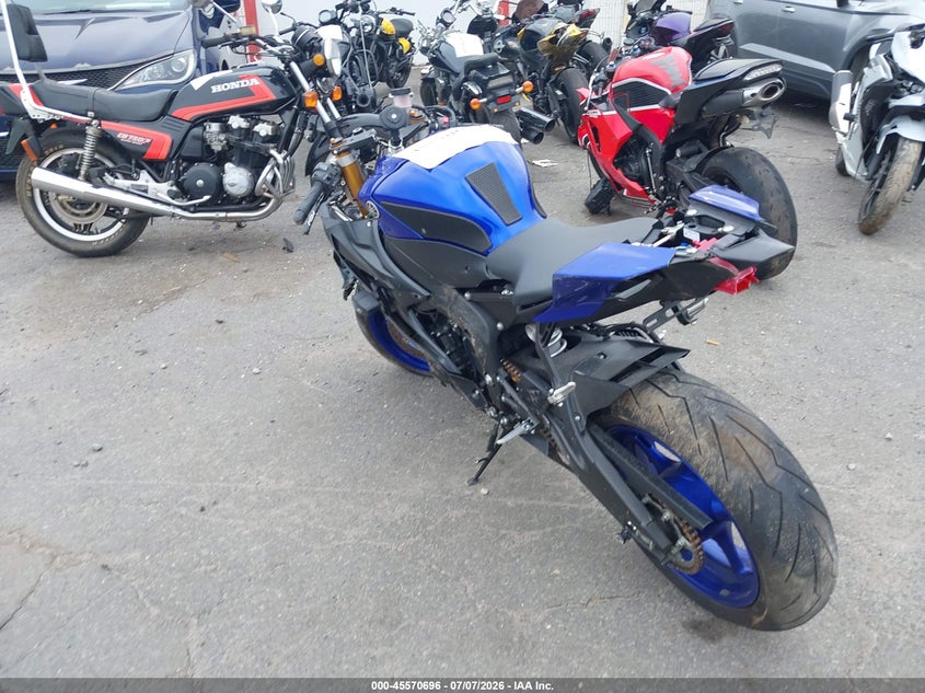 2019 YAMAHA YZFR6 auction photo 3