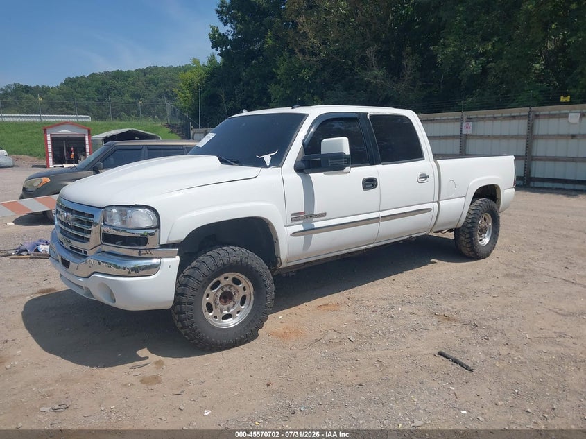 GMC SIERRA 2500HD 2004 VIN 1GTHC23104F107420