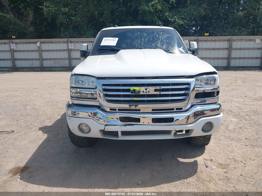 2004 GMC SIERRA 2500HD auction photo 6