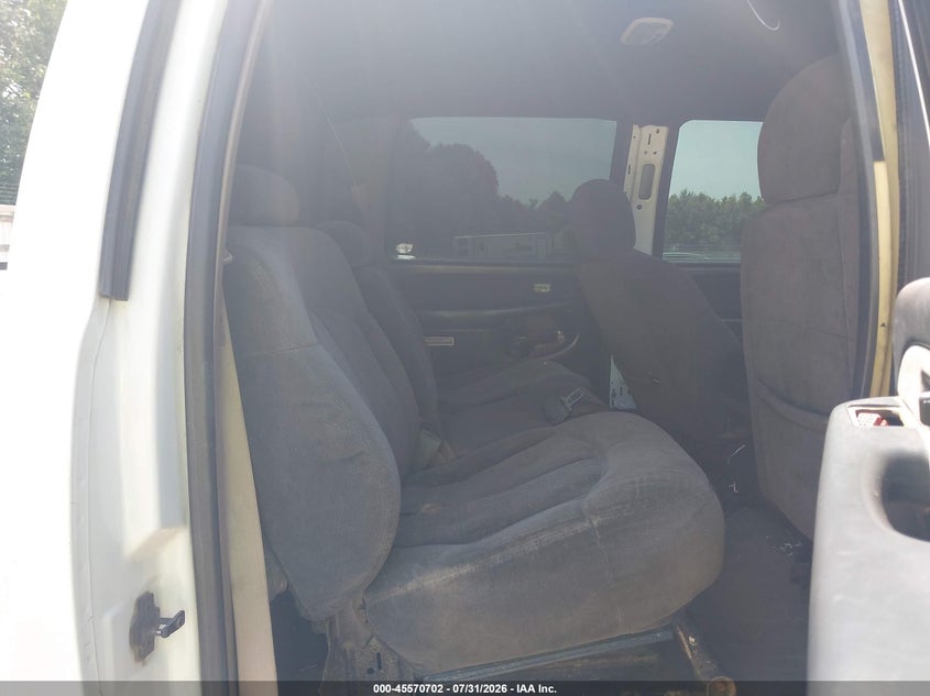 2004 GMC SIERRA 2500HD auction photo 8