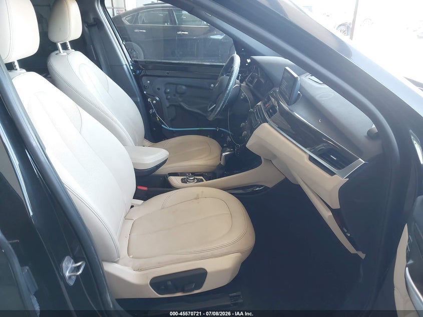 2016 BMW X1 auction photo 5