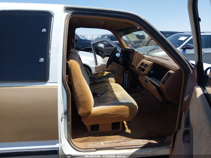 1990 CHEVROLET GMT-400 auction photo 5