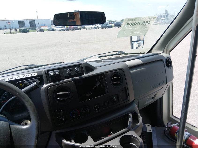 2018 Ford E-450 Cutaway VIN: 1FDFE4FS3JDC37292 Lot: 45570865