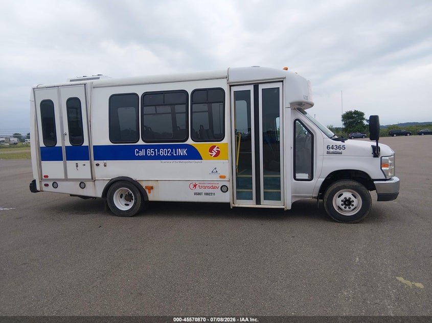 2018 Ford E-450 Cutaway VIN: 1FDFE4FS7JDC17451 Lot: 45570870