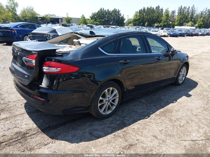 2019 FORD FUSION auction photo 4