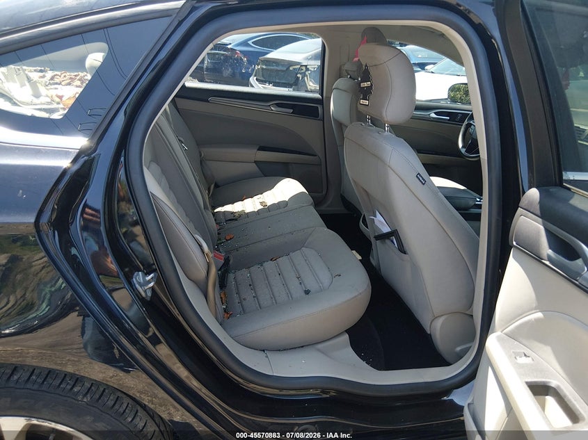 2019 FORD FUSION auction photo 8