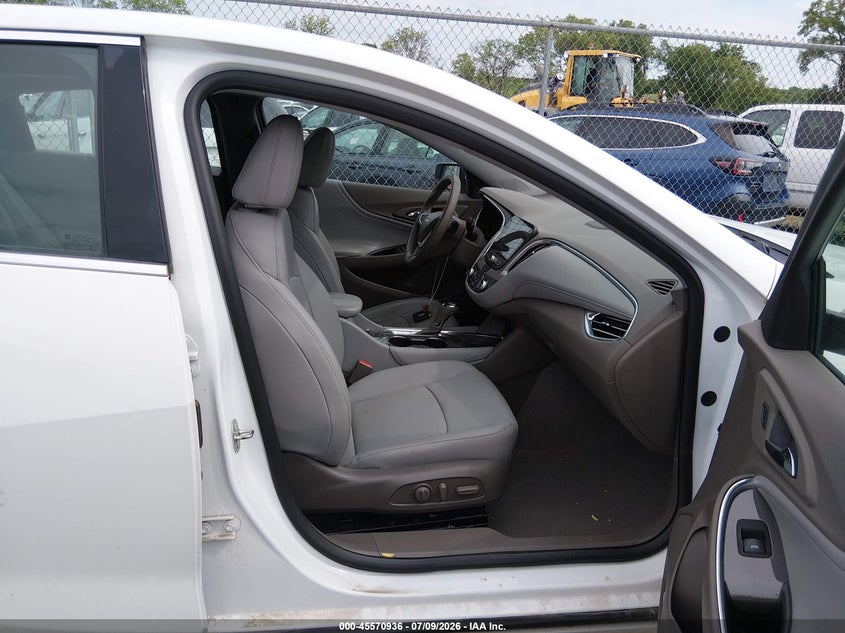 2017 CHEVROLET MALIBU auction photo 5