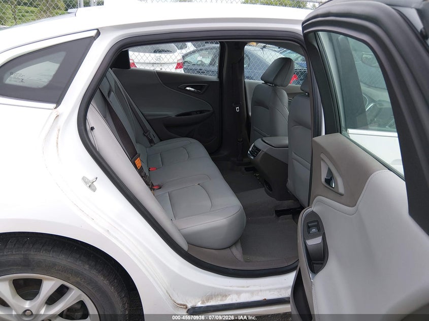 2017 CHEVROLET MALIBU auction photo 8