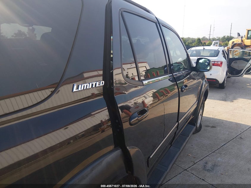 2001 Toyota Sequoia Limited V8 VIN: 5TDZT38A81S021464 Lot: 45571027