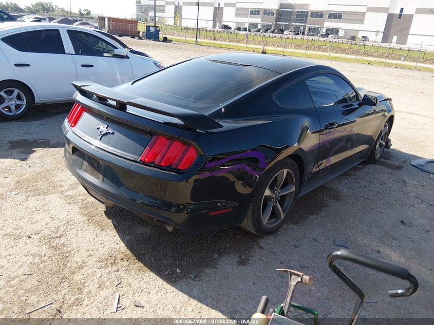 FORD MUSTANG - zdjęcie 4