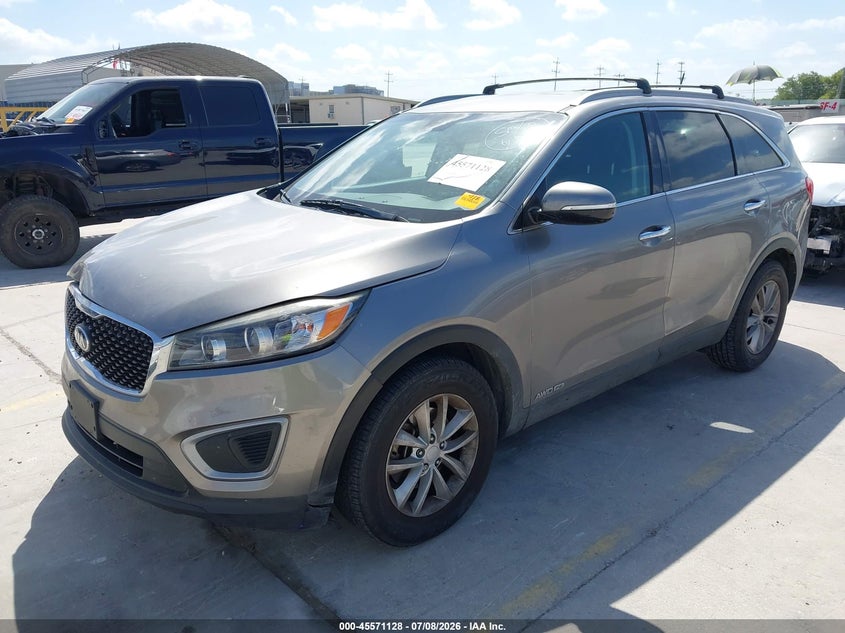 2016 Kia Sorento, Right Front, IAAI, VIN 5XYPGDA53GG177545 — photo 2