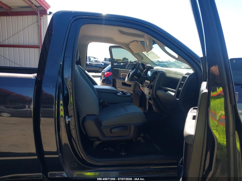 2016 RAM 1500 auction photo 5