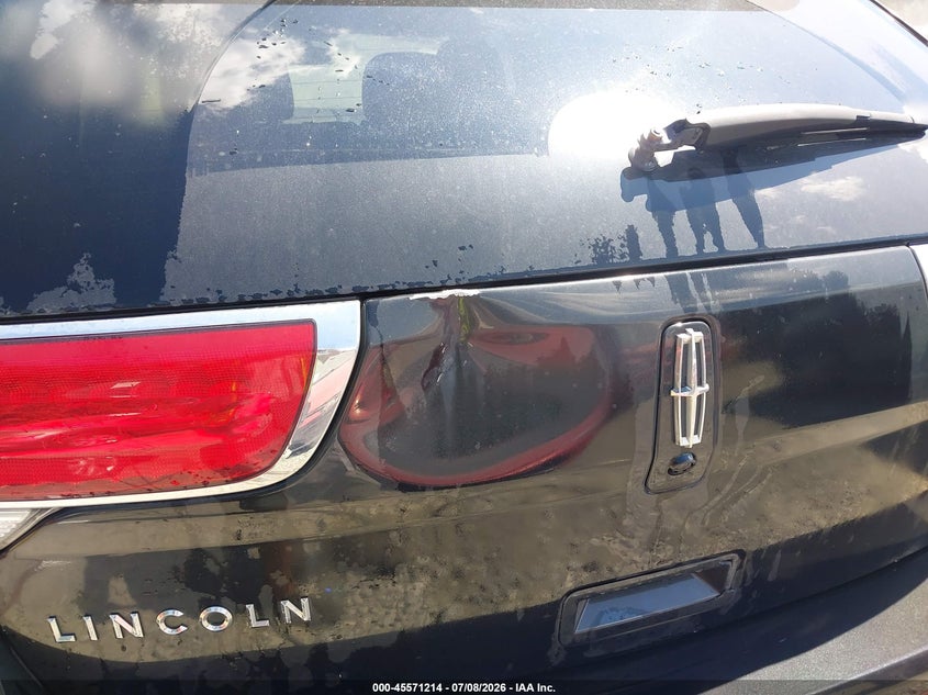 2011 LINCOLN MKX auction photo 6