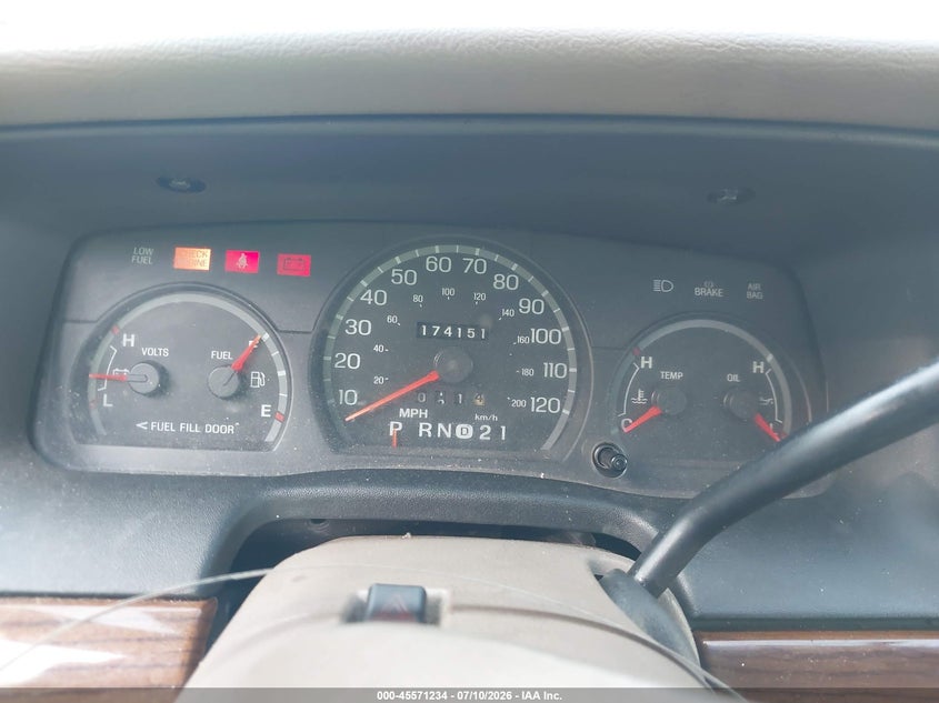 2004 Ford Crown Victoria Lx VIN: 2FAFP74W94X182212 Lot: 45571234