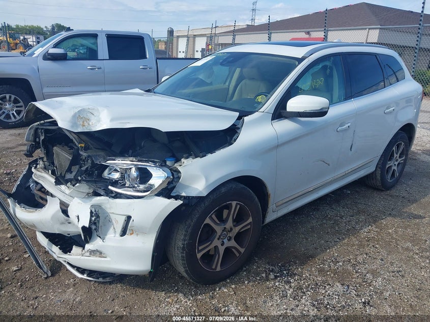 2015 VOLVO XC60 auction photo 2