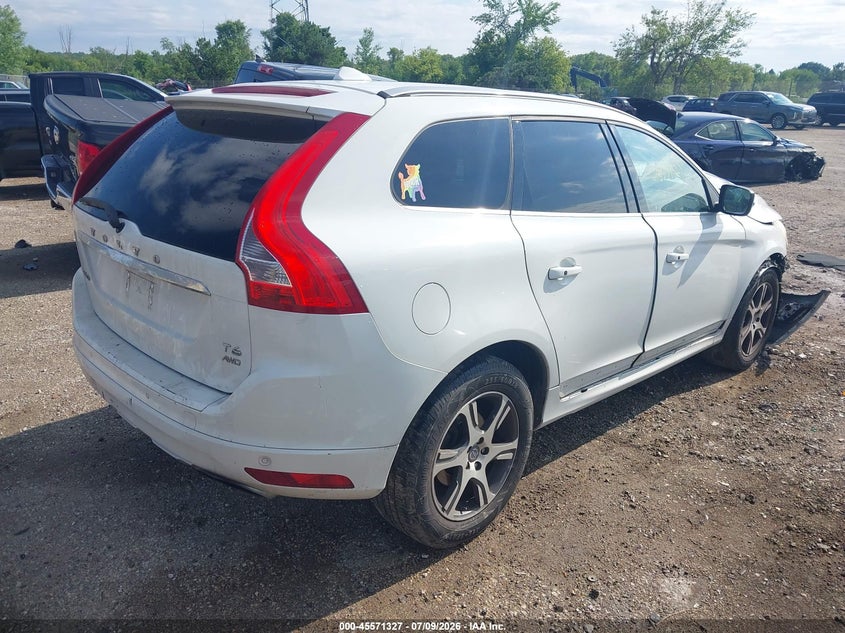 2015 VOLVO XC60 auction photo 4