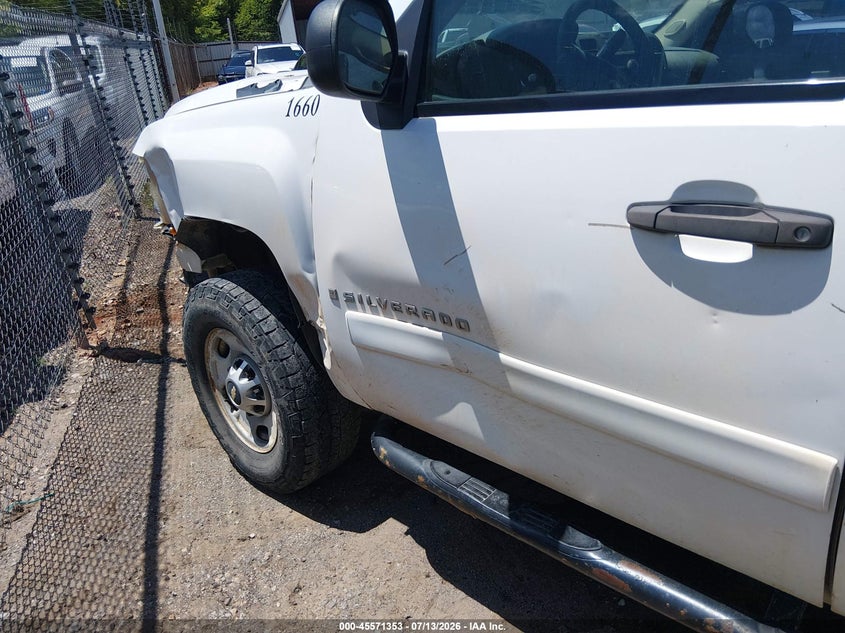 2011 CHEVROLET SILVERADO 2500HD auction photo 6