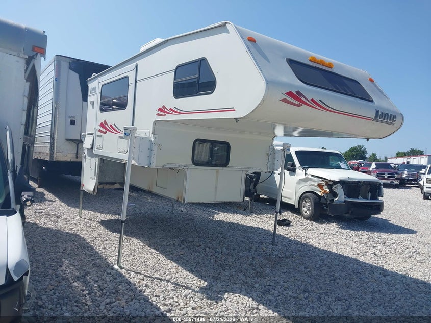 2004 LANCE 1181 TRUCK CAMPER auction photo 1